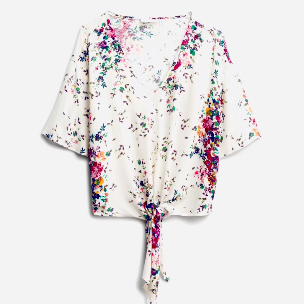 The LUQ Rhee Tie Front Top floral size medium